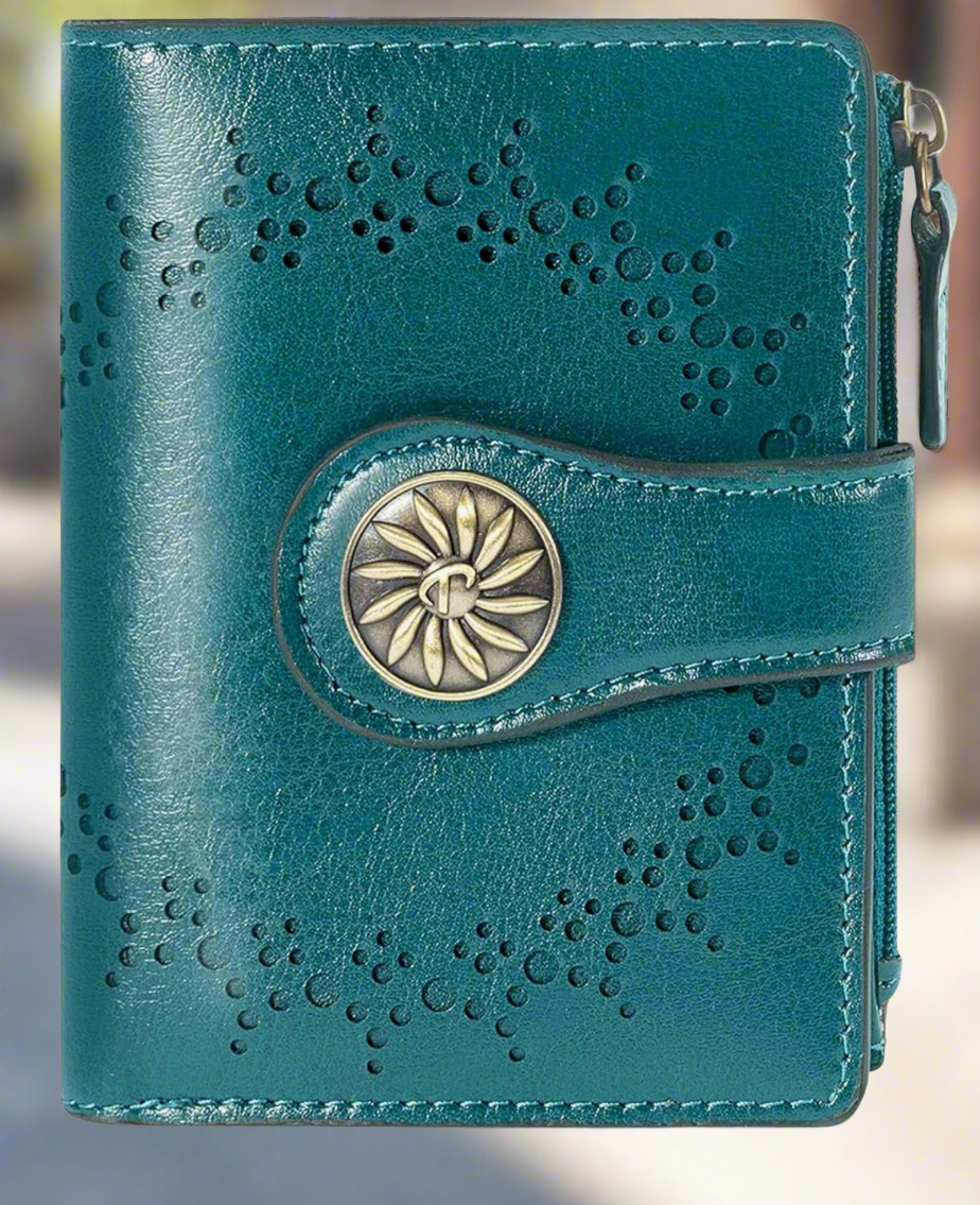 Women’s wallet w/ Personalization added✨