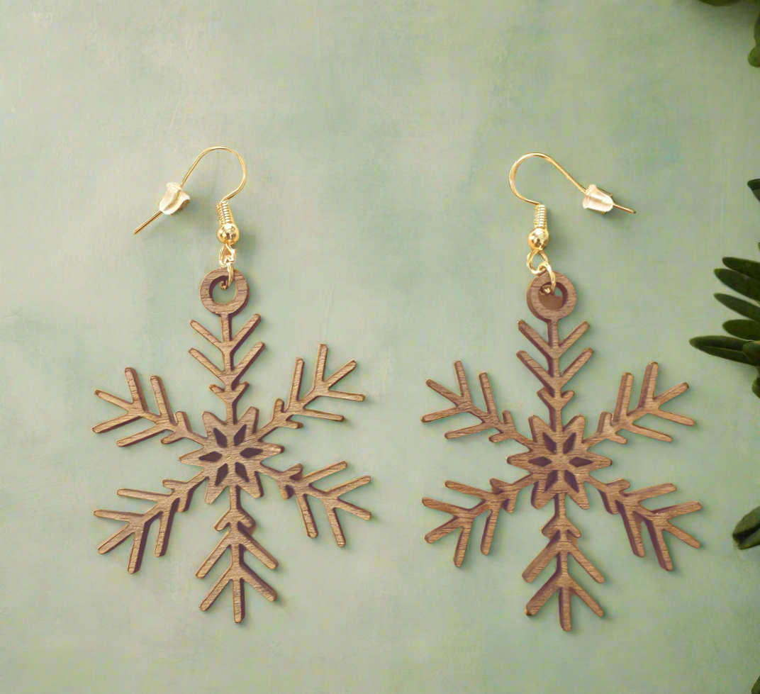 Wood engraved Snowflake earrings❄️