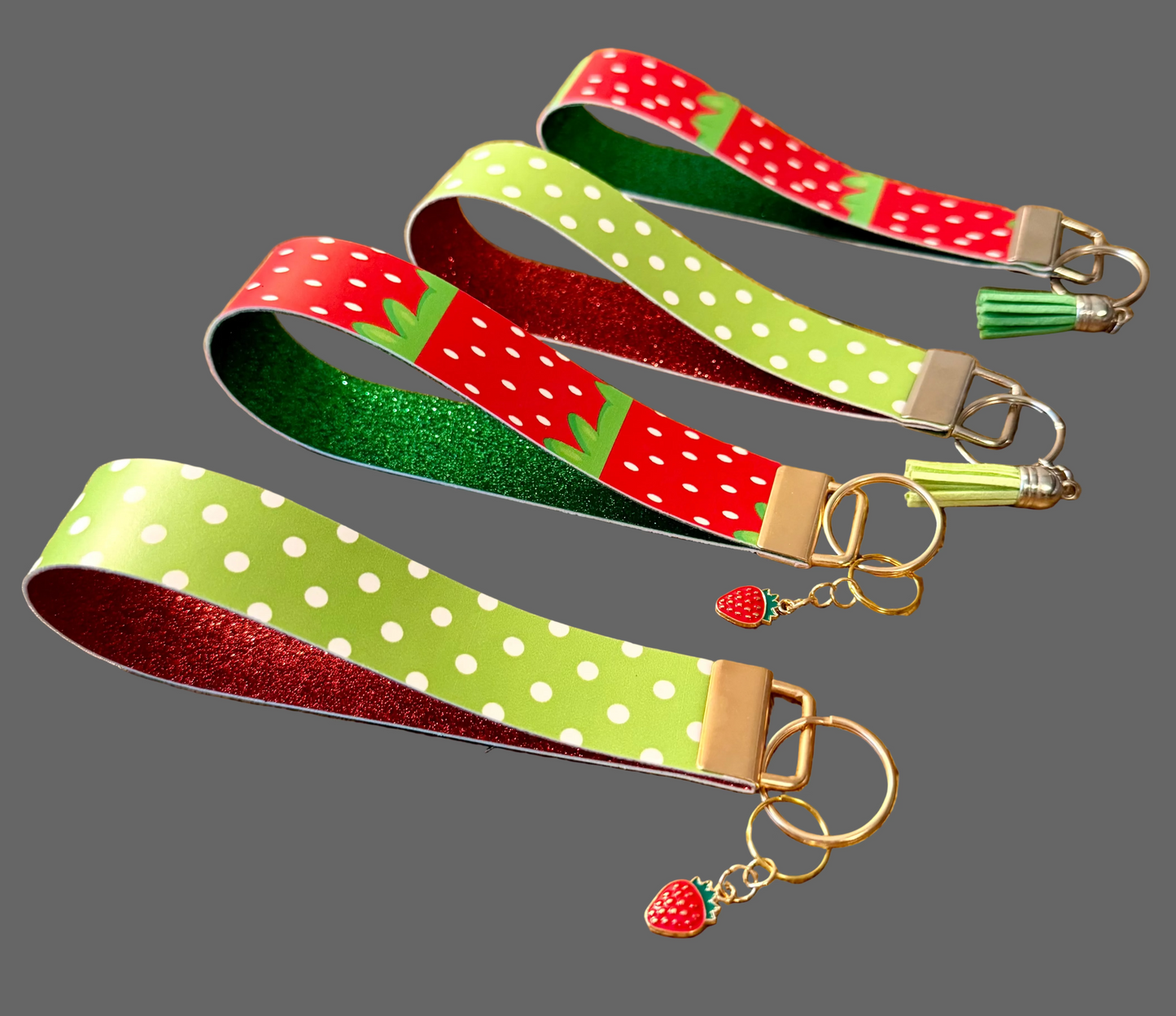 Strawberry double sided wristlets🍓 4 Pack