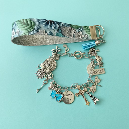 Blue charm bracelet w/ wristlet set✨